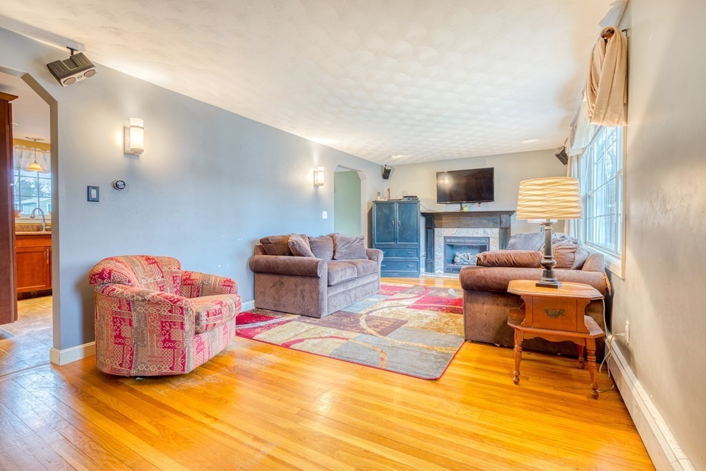 30 Oak Road Westford, MA 01886 - Photo 8 of 34 Gallery Image 8