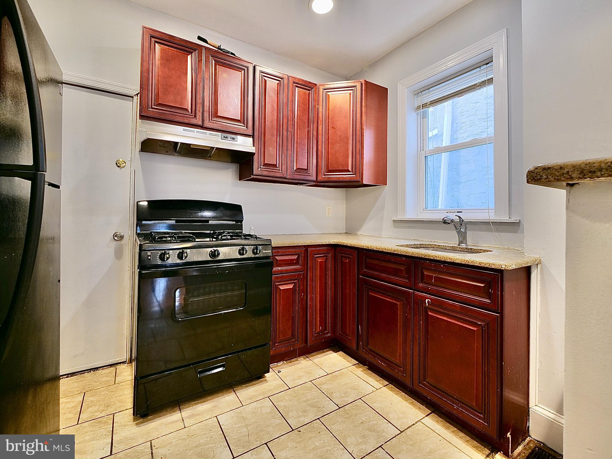 5937 Spring Street Philadelphia, PA 19139 - Photo 8 of 20 Kitchen