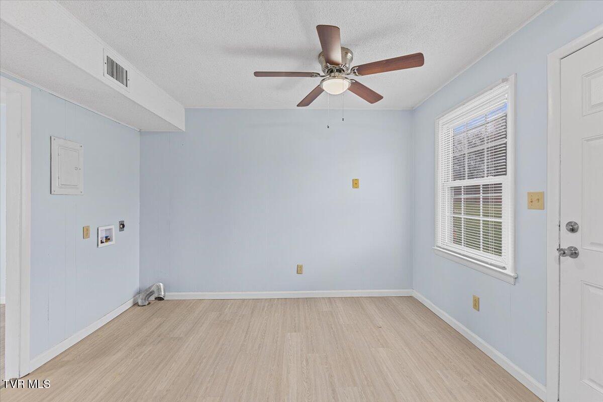 1740 Bonham Road Bristol, VA 24201 - Photo 39 of 65 39-128A9550