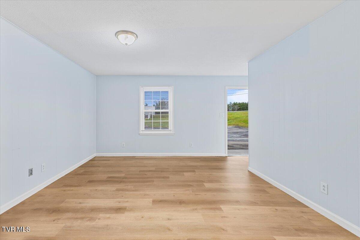 1740 Bonham Road Bristol, VA 24201 - Photo 41 of 65 41-128A9558