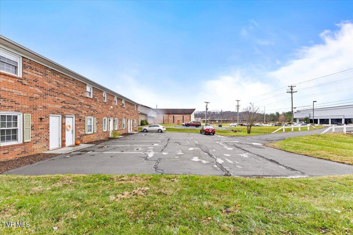 1740 Bonham Road Bristol, VA 24201 - Photo 53 of 65 53-128A9595