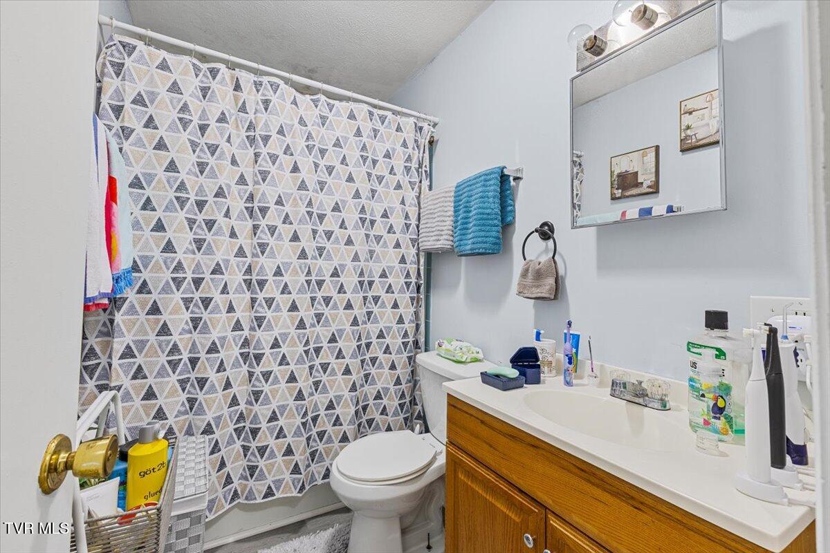 1740 Bonham Road Bristol, VA 24201 - Photo 56 of 65 56-128A9609