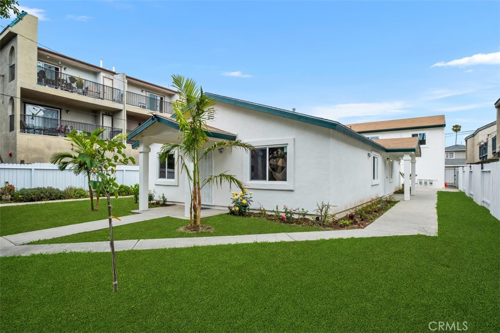 1009 North Parton Street Santa Ana, CA 92701 - Photo 4 of 17