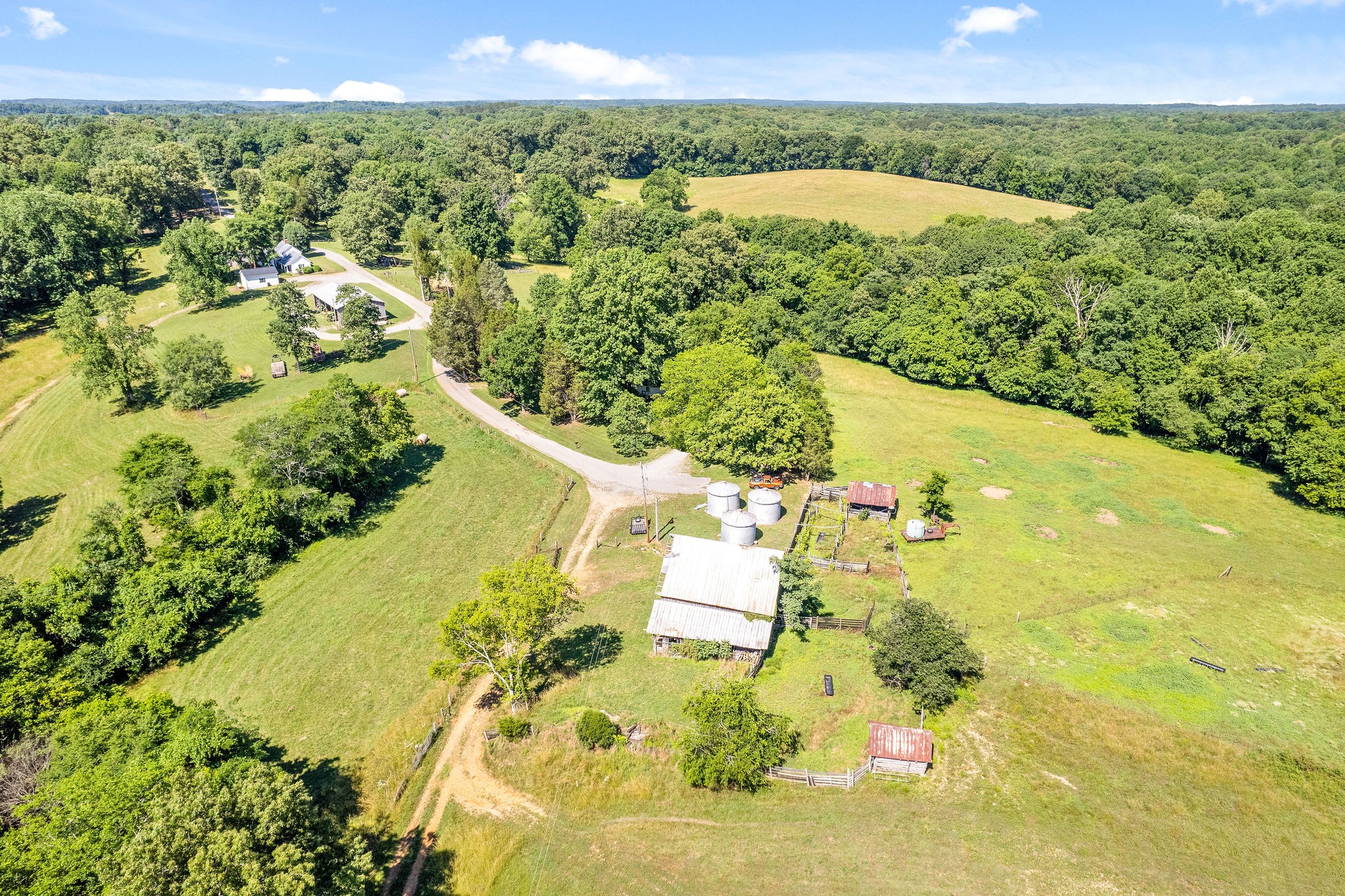 4650 Weakley Road Southside, TN 37171 - Photo 2 of 63