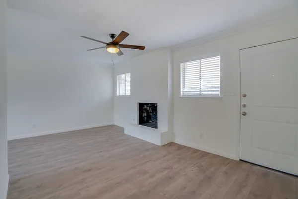 $1,725 | 304 John N Garner Circle, Unit A2, Austin, TX 78753