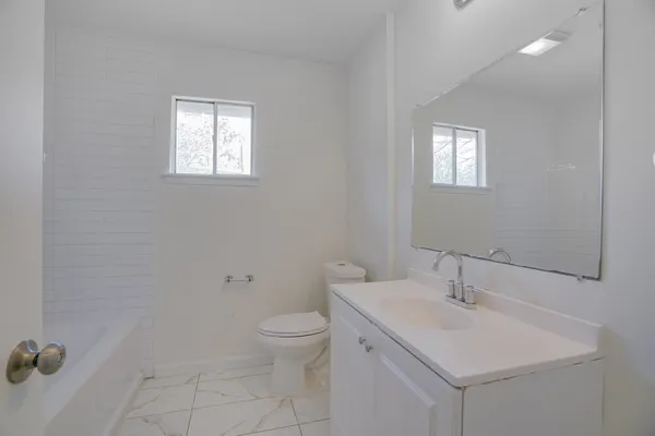 $1,725 | 304 John N Garner Circle, Unit A2, Austin, TX 78753