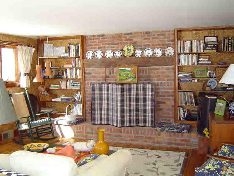1997 Skiparee Road Pownal, VT 05260 - Photo 4 of 6 a view of a living room with furniture