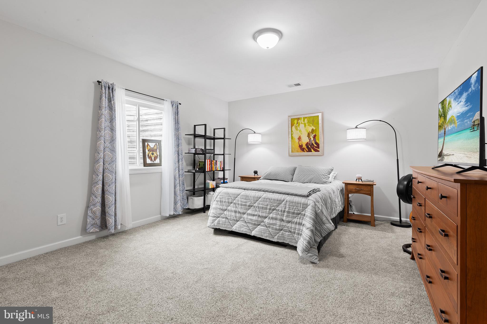 60 Cooper Lane Gettysburg, PA 17325 - Photo 33 of 51 a bedroom with a bed and a painting on the wall