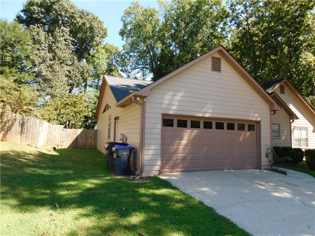 652 Ravinia Way Lawrenceville, GA 30044 - Photo 2 of 28 Gallery Image 2