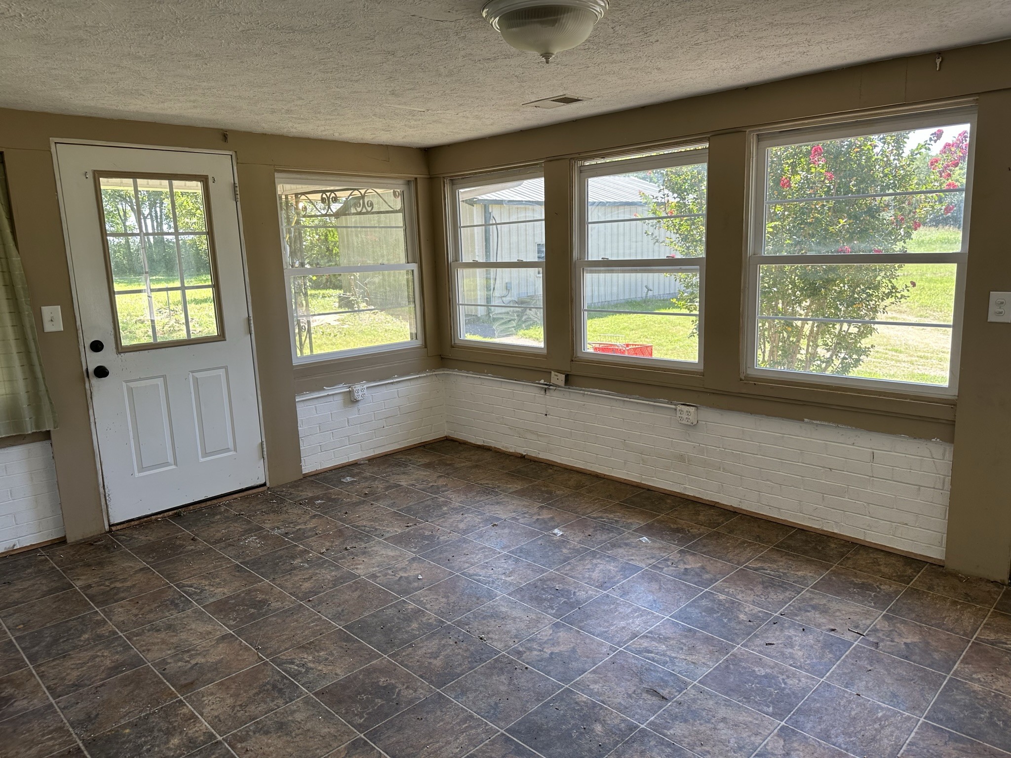 10026 Mona Road Murfreesboro, TN 37129 - Photo 52 of 64 an empty room with windows