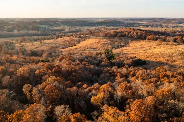 $891,100 | Pp Highway, Edwards, MO 65326