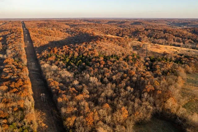 $891,100 | Pp Highway, Edwards, MO 65326