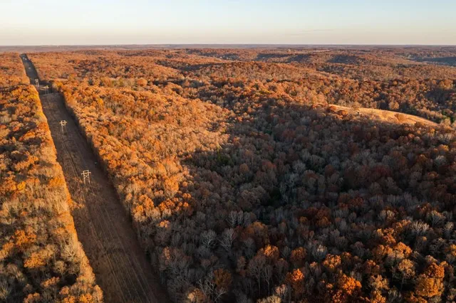 $891,100 | Pp Highway, Edwards, MO 65326