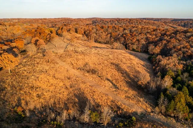 $891,100 | Pp Highway, Edwards, MO 65326