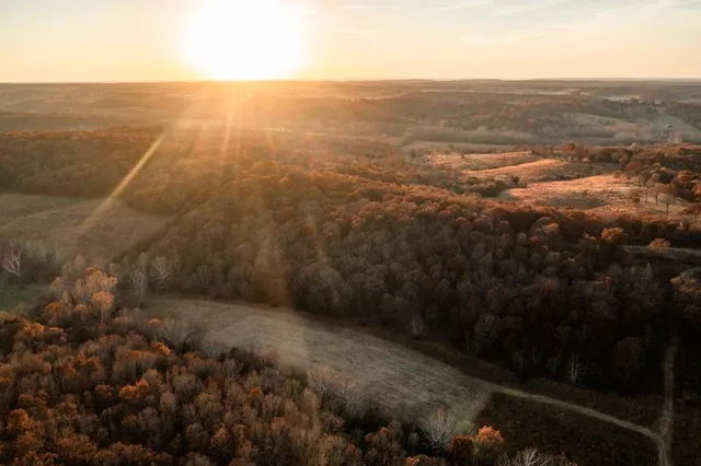 $891,100 | Pp Highway, Edwards, MO 65326