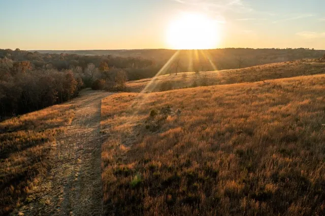 $891,100 | Pp Highway, Edwards, MO 65326