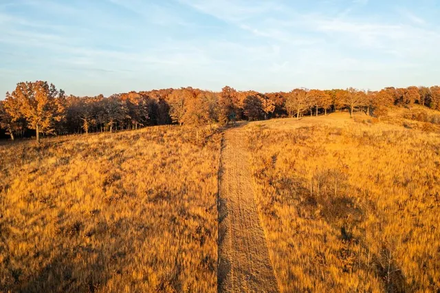 $891,100 | Pp Highway, Edwards, MO 65326