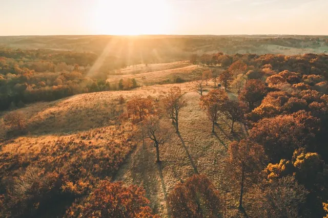 $891,100 | Pp Highway, Edwards, MO 65326