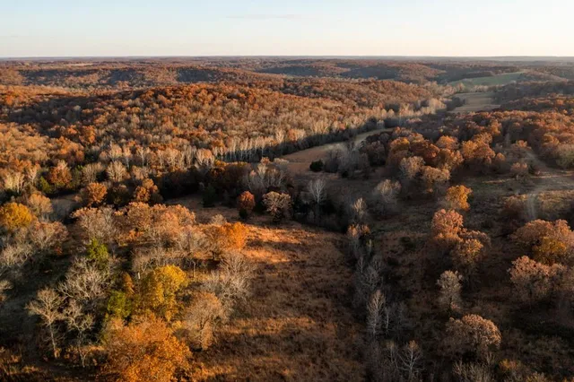 $891,100 | Pp Highway, Edwards, MO 65326