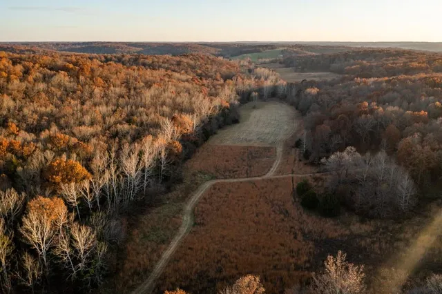 $891,100 | Pp Highway, Edwards, MO 65326