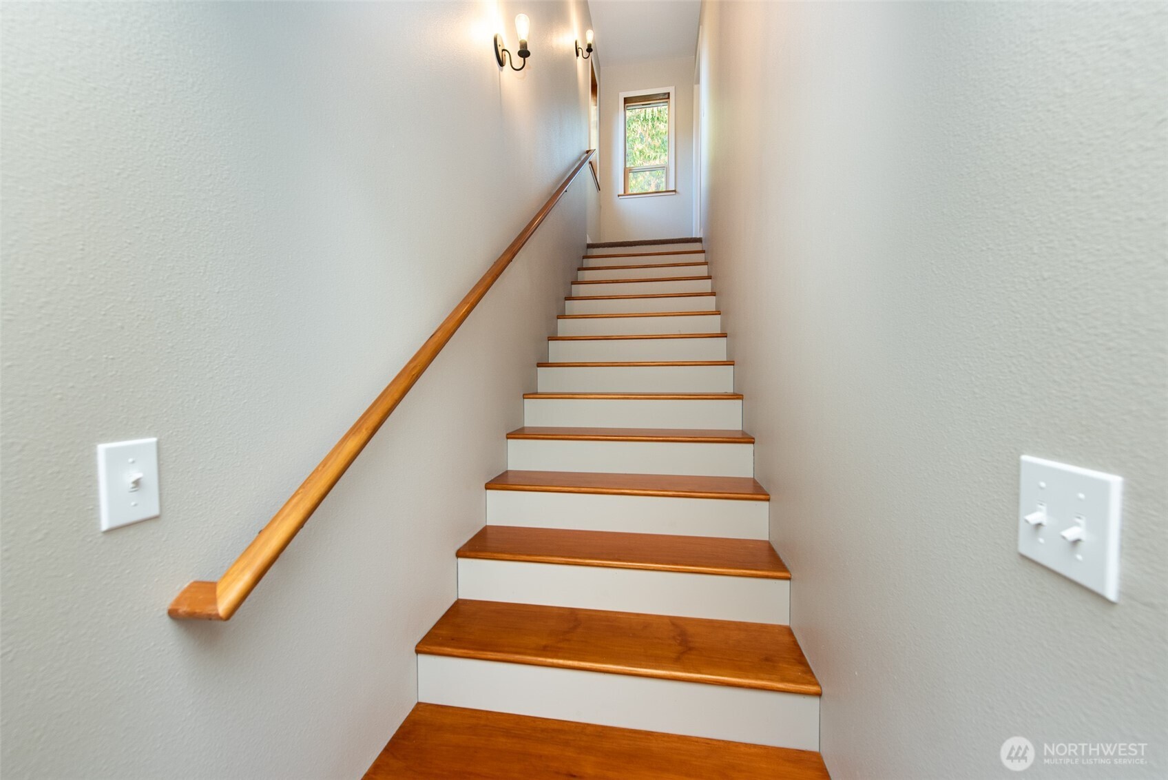 62 Pierson Lane Sequim, WA 98382 - Photo 22 of 40 a view of entryway