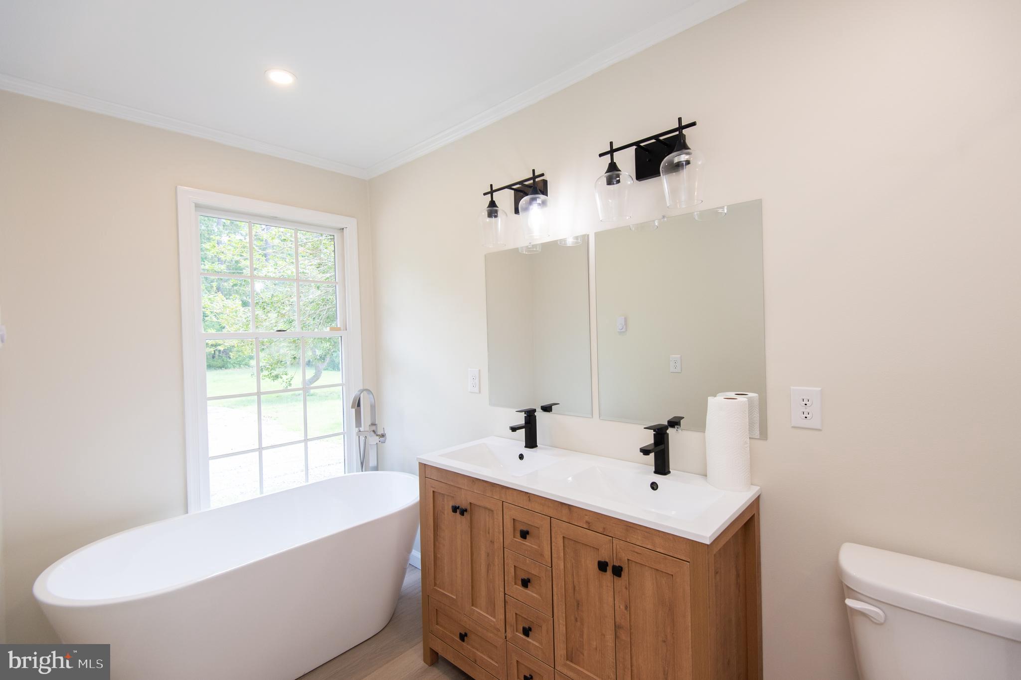 1619 Perseus Road Cambridge, MD 21613 - Photo 43 of 79 Primary Bath w/Walk-in Shower and Soaking Tub
