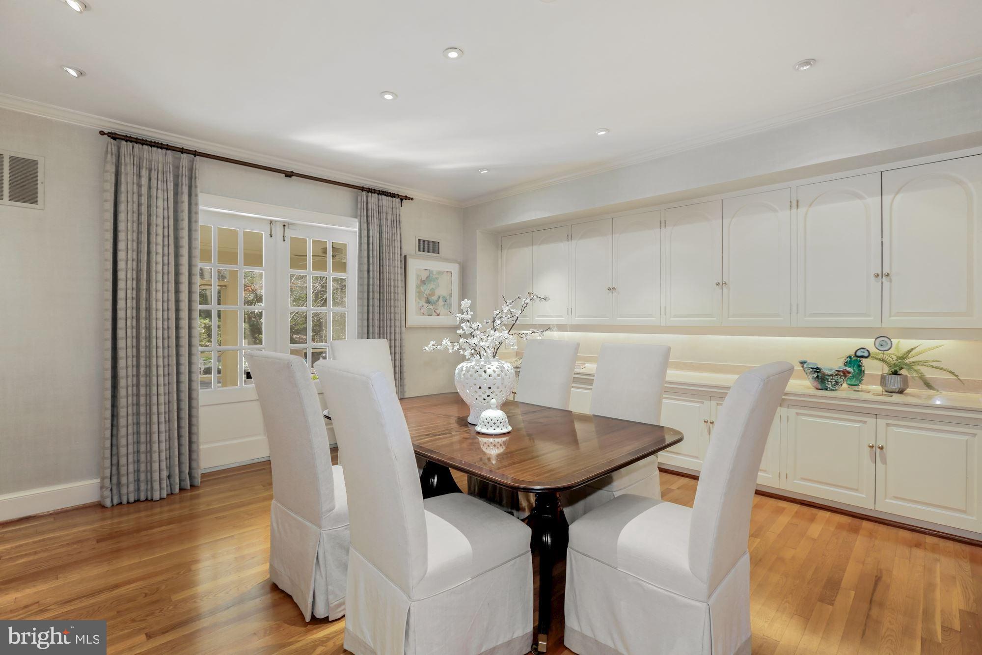 8014 Greentree Road Bethesda, MD 20817 - Photo 13 of 77