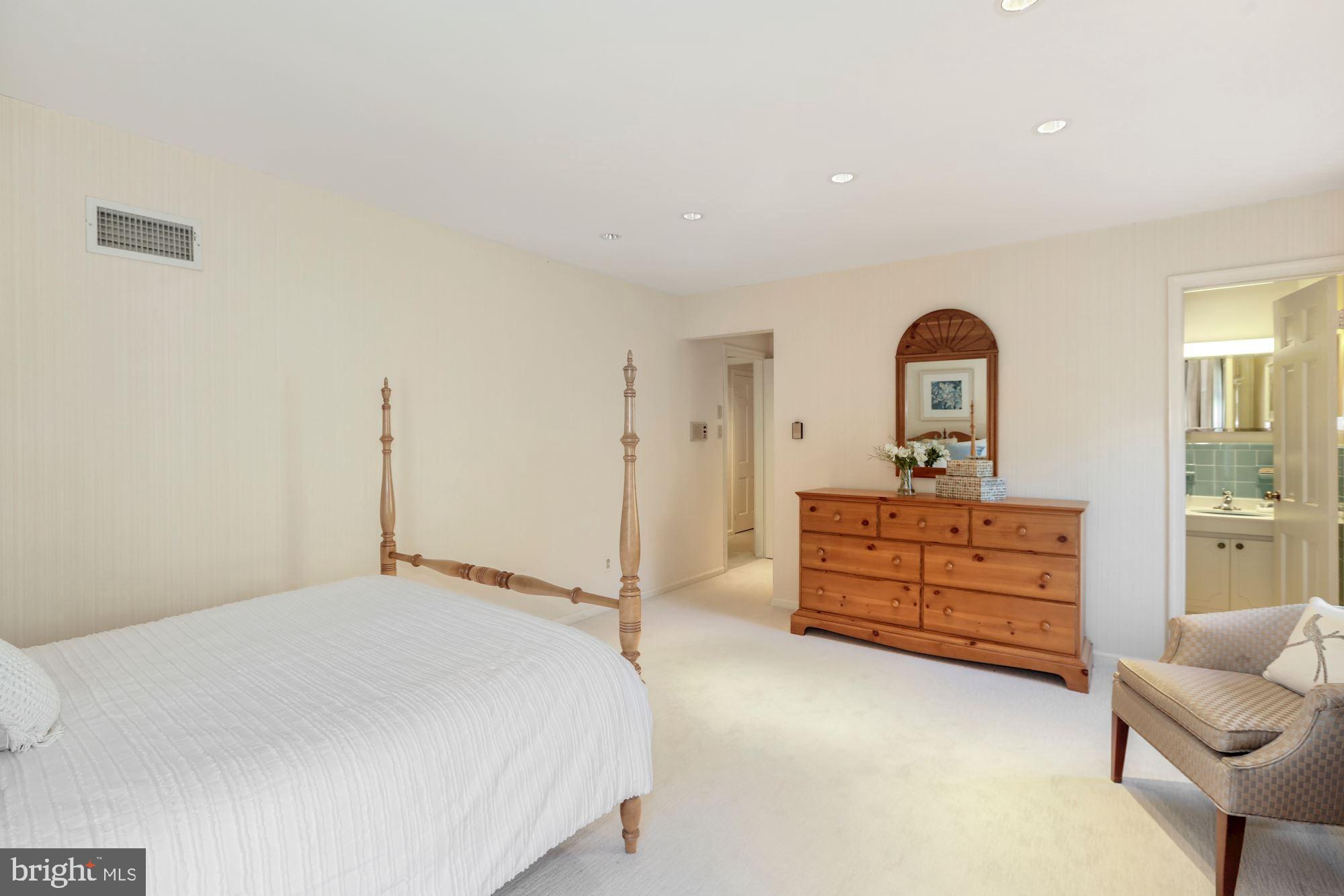 8014 Greentree Road Bethesda, MD 20817 - Photo 36 of 77