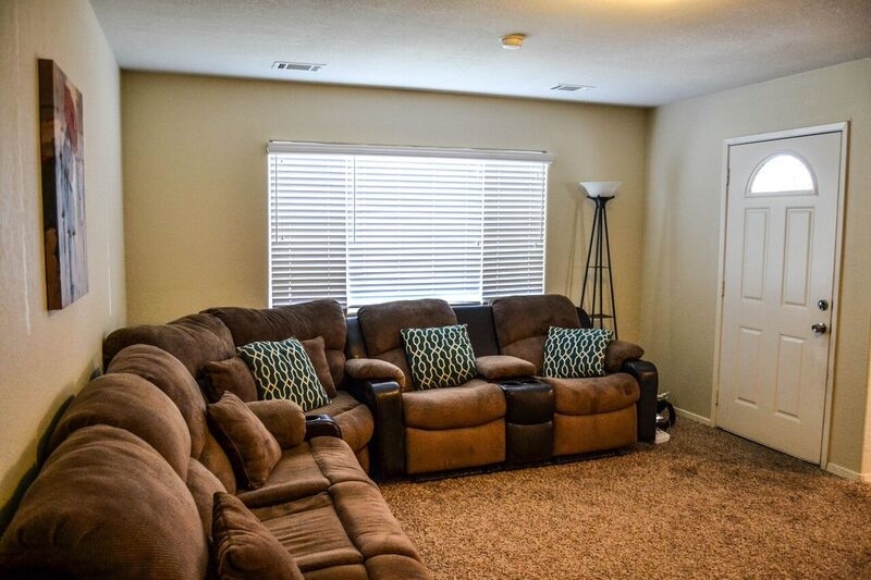 494 El Monte Road El Cajon, CA 92020 - Photo 2 of 9
