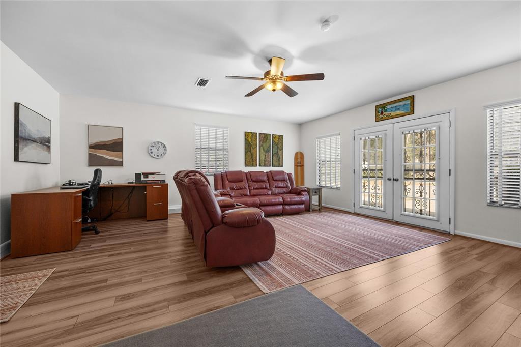 3012 Southeast Country Club Road Lake City, FL 32025 - Photo 15 of 41 a living room with furniture