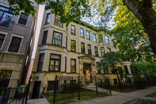 $4,695 | 3724 North Fremont Street, Unit 2, Chicago, IL 60613