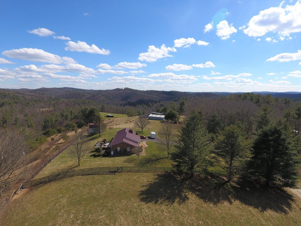 2636 Marian Road Dugspur, VA 24325 - Photo 36 of 41 Gallery Image 36