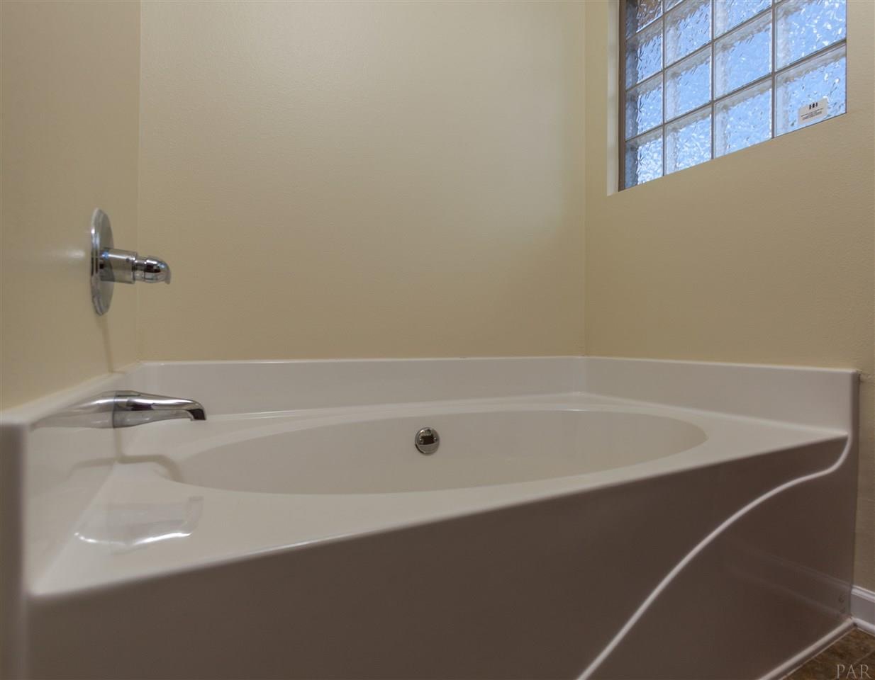 7070 Marissa Point Lane Milton, FL 32570 - Photo 17 of 35