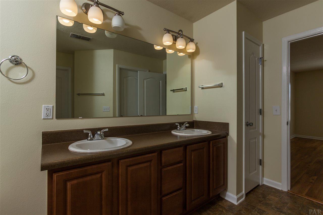 7070 Marissa Point Lane Milton, FL 32570 - Photo 20 of 35