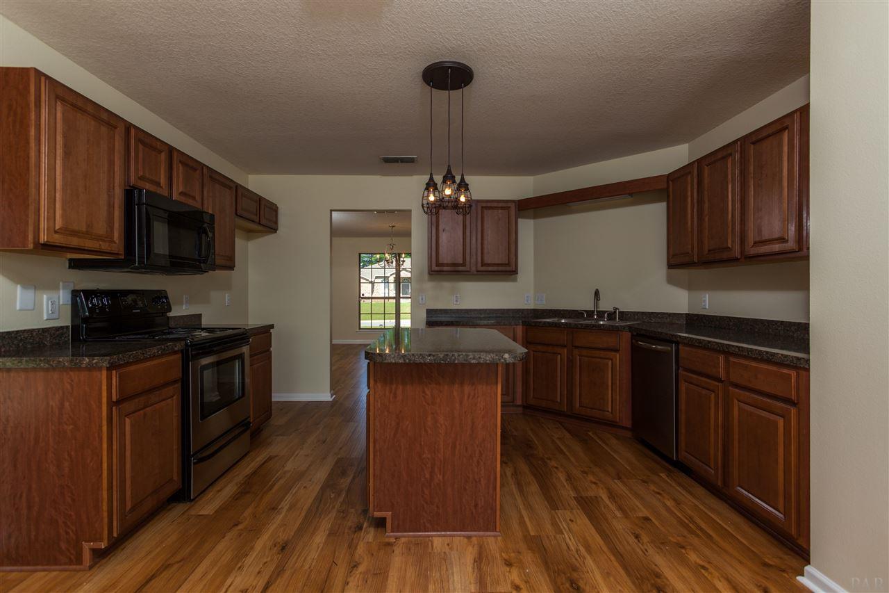 7070 Marissa Point Lane Milton, FL 32570 - Photo 10 of 35
