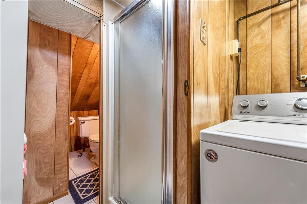 239 Roberts Road Pittsburgh, PA 15239 - Photo 22 of 30 a view of bathroom