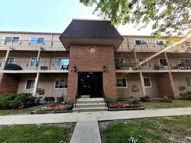 $165,000 | 2402 West Algonquin Road, Unit 9, Rolling Meadows, IL 60008