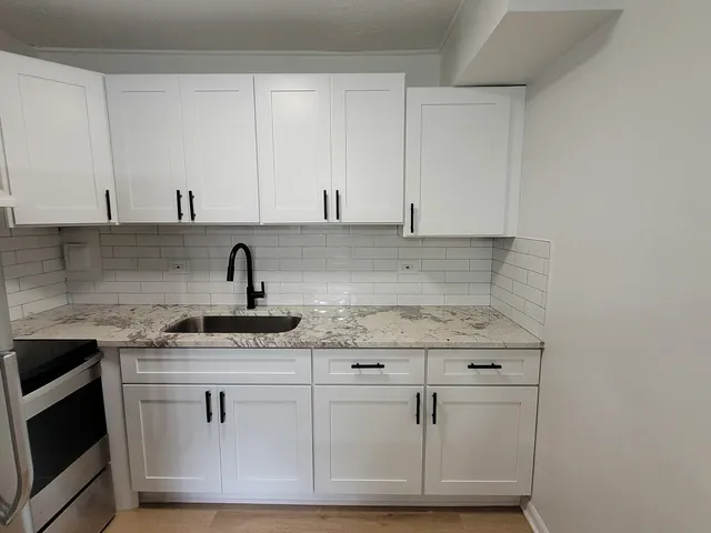 $165,000 | 2402 West Algonquin Road, Unit 9, Rolling Meadows, IL 60008