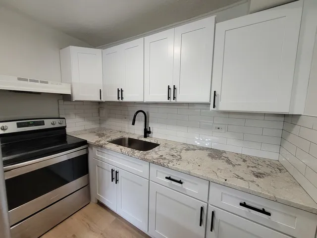 $165,000 | 2402 West Algonquin Road, Unit 9, Rolling Meadows, IL 60008