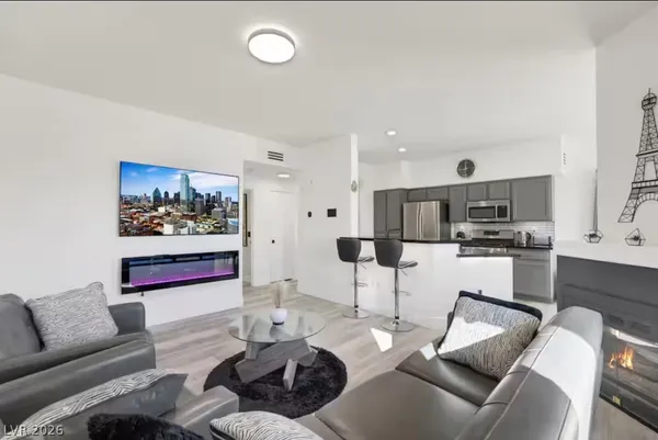 $2,795 | 8501 West University Avenue, Unit 2077, Las Vegas, NV 89147