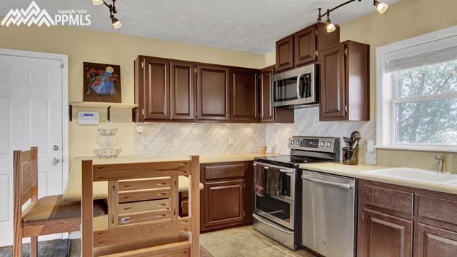 13850 Canter Road Peyton, CO 80831 - Photo 9 of 20 Gallery Image 9