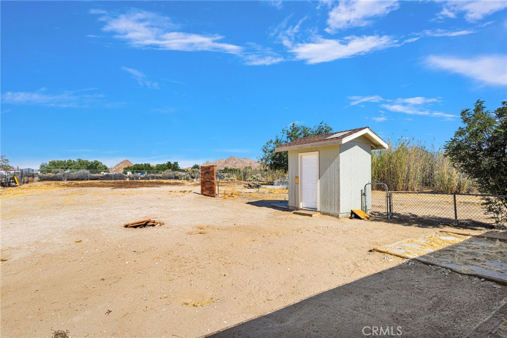10650 Trade Post Road Lucerne Valley, CA 92356 - Photo 35 of 48