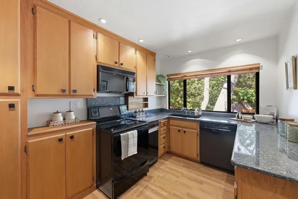$1,849,000 | 9 Russell Avenue, Portola Valley, CA 94028