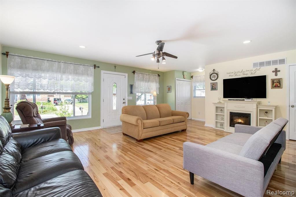 2865 Longview Avenue Rochester Hills, MI 48307 - Photo 6 of 33