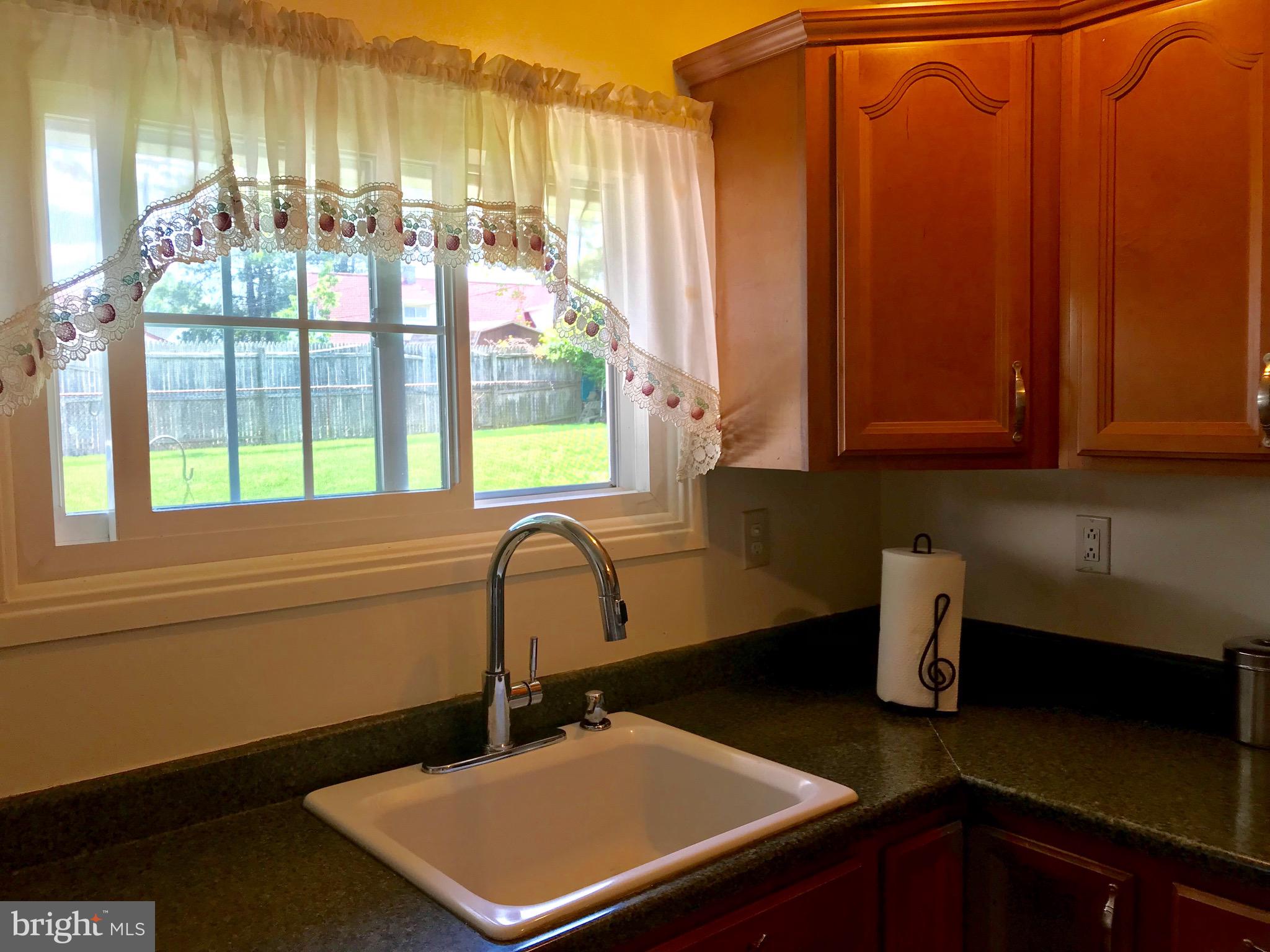 40 Horn Road Levittown, PA 19056 - Photo 12 of 28 Gallery Image 12