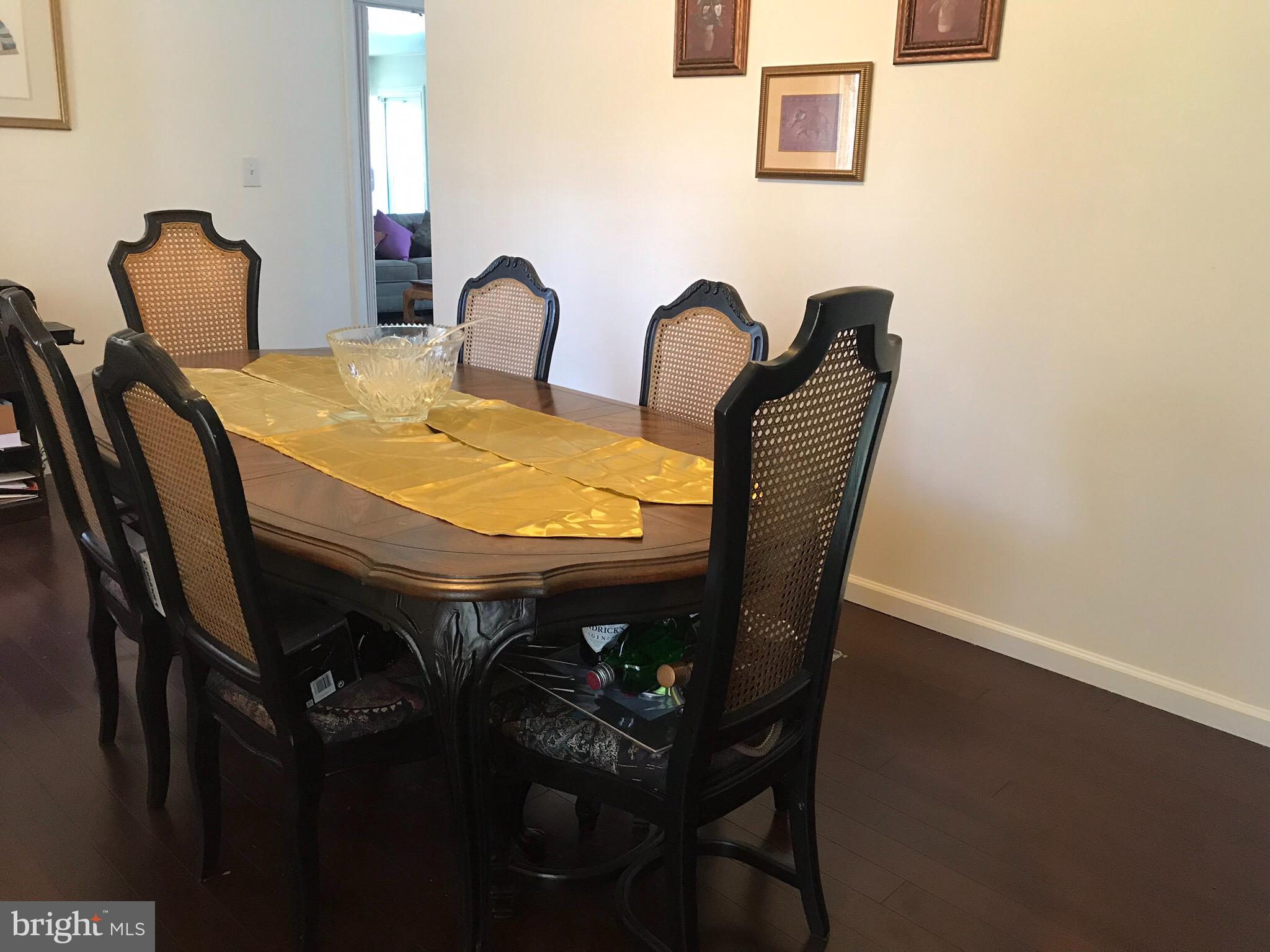 40 Horn Road Levittown, PA 19056 - Photo 8 of 28 Large Diningroom