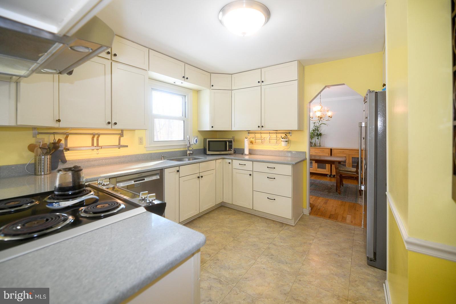 8555 Ridge Court Waldorf, MD 20603 - Photo 9 of 39 Bright and inviting kitchen with modern charm.