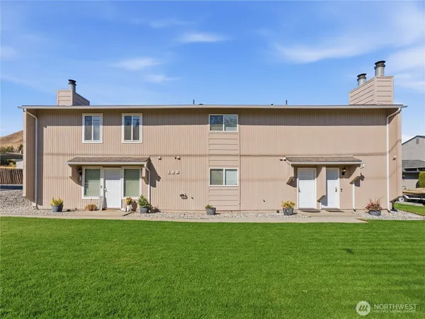 $725,000 | 128 South Western Avenue, Unit 1, Wenatchee, WA 98801