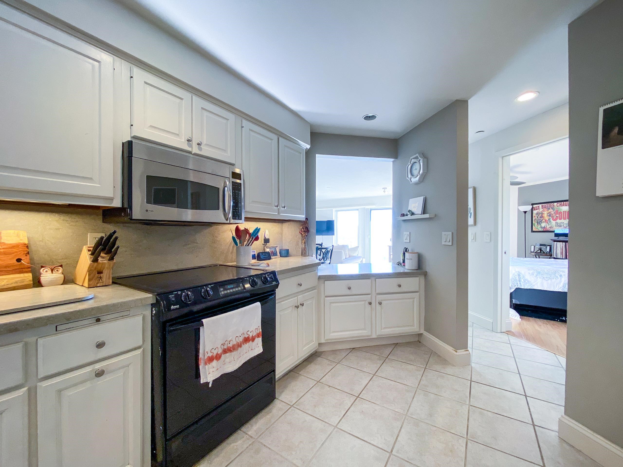 601 North Segoe Road, Unit 404 Madison, WI 53705 - Photo 11 of 45