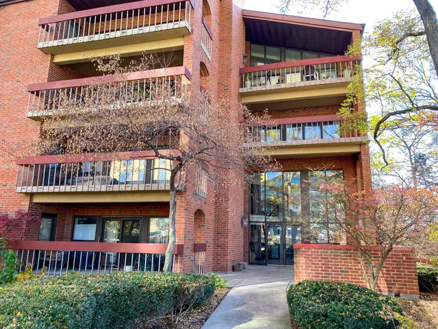 $2,500 | 601 North Segoe Road, Unit 404, Madison, WI 53705